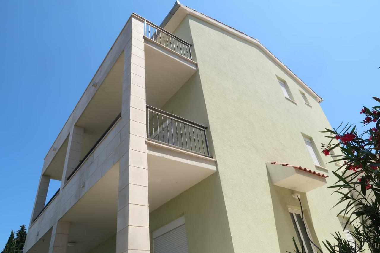 Apartments Maras Primošten المظهر الخارجي الصورة