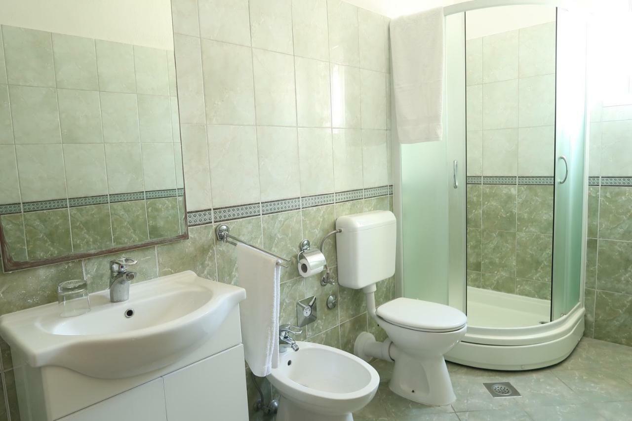 Apartments Maras Primošten المظهر الخارجي الصورة