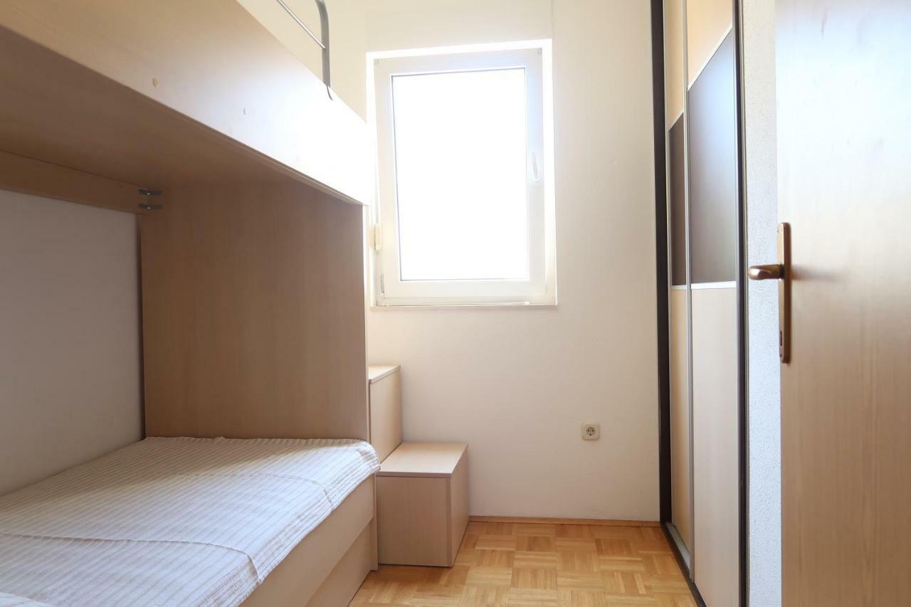 Apartments Maras Primošten المظهر الخارجي الصورة